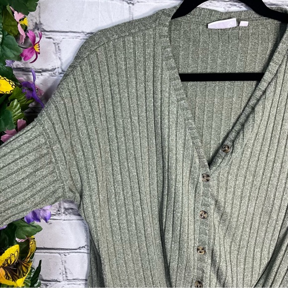 _🌼3/$30🌼NWOT So Ribbed Green Button Down Cardigan Size Small - Picture 7 of 15
